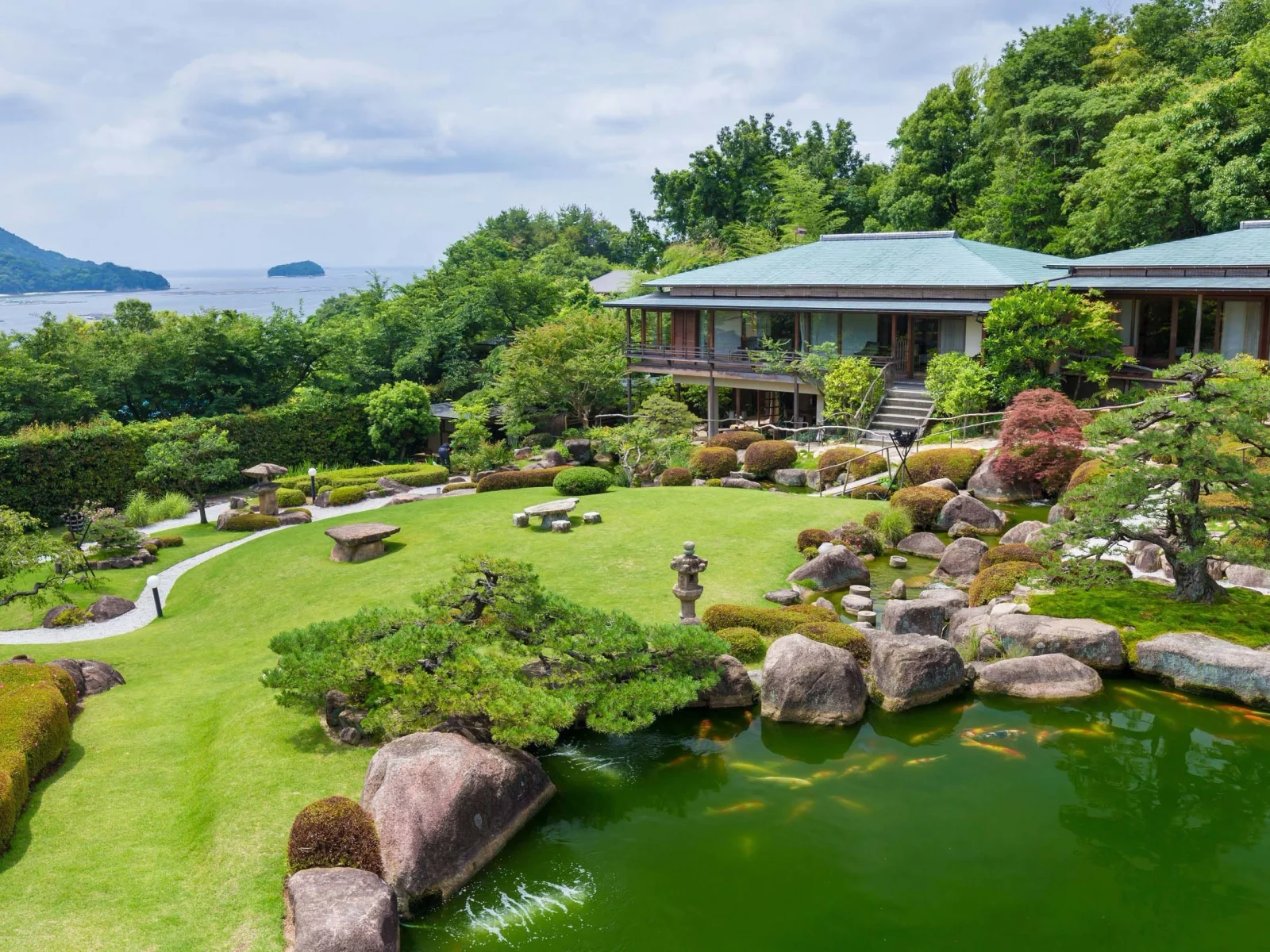 庭園の宿 石亭の公式サイトに掲載された実際の施設写真